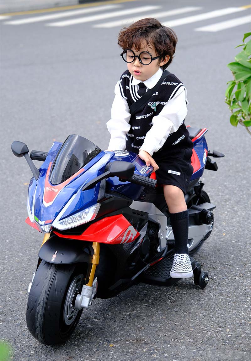 Licensed Aprilia RSV4 Electric Motorbike with one button start